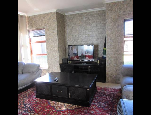 3 BEDROOM HOUSE FOR SALE IN ROOIHUISKRAAL NORTH